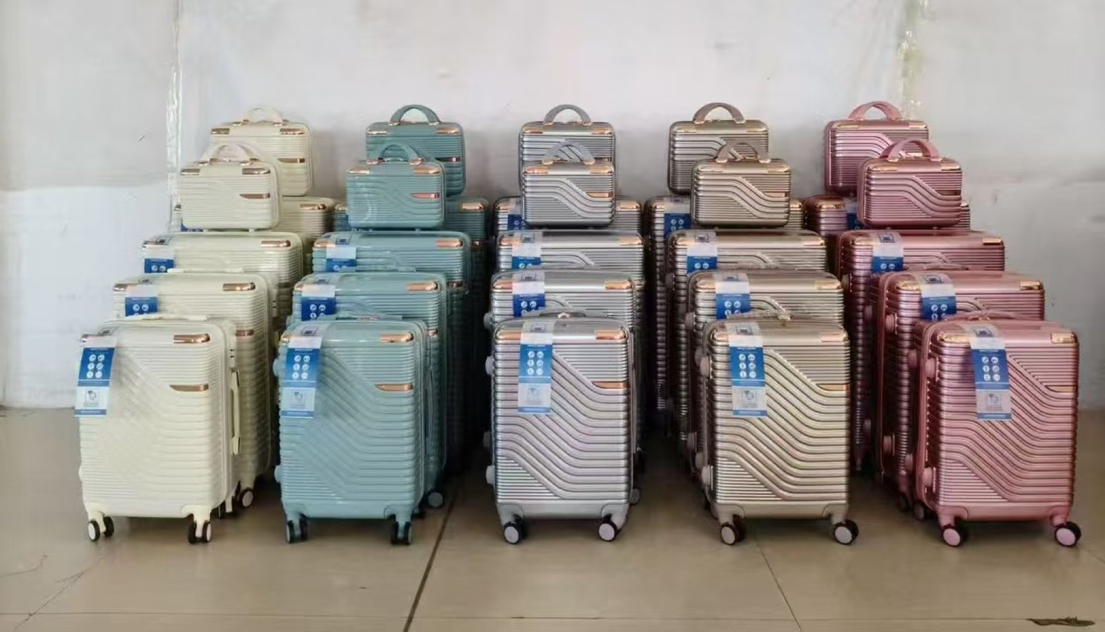 Range of hard-shell luggage for Nigerian wholesale buyers